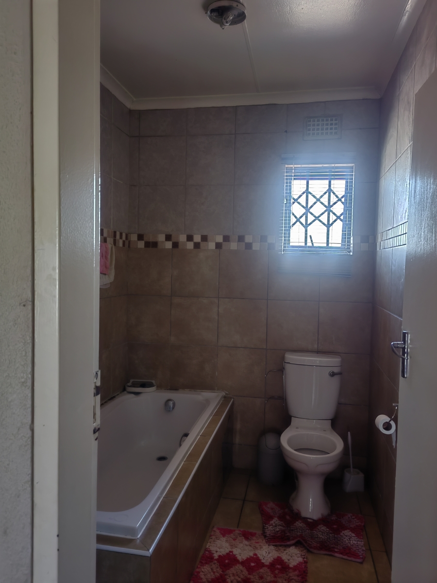 3 Bedroom Property for Sale in Albertsdal Gauteng