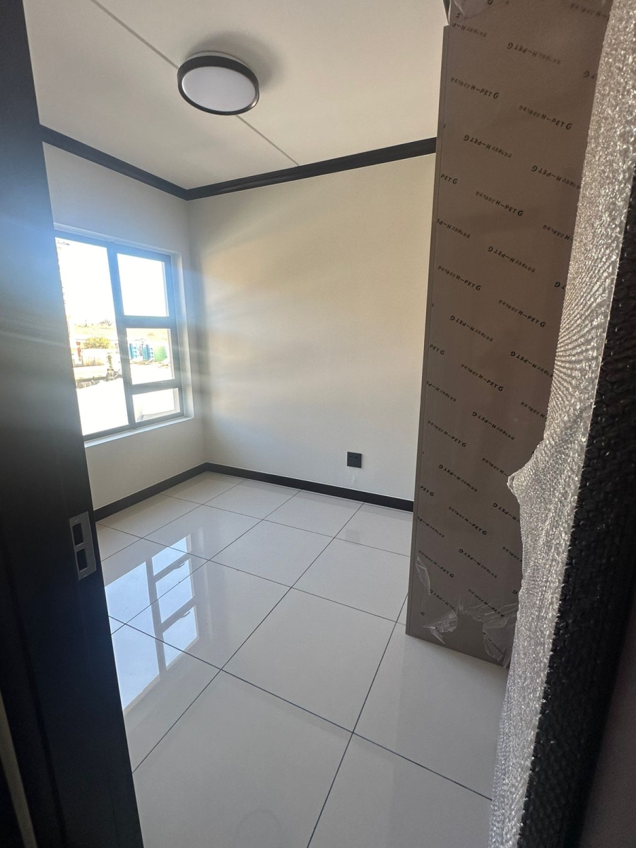 To Let 2 Bedroom Property for Rent in Blue Hills AH Gauteng