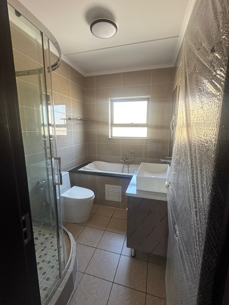 To Let 2 Bedroom Property for Rent in Blue Hills AH Gauteng