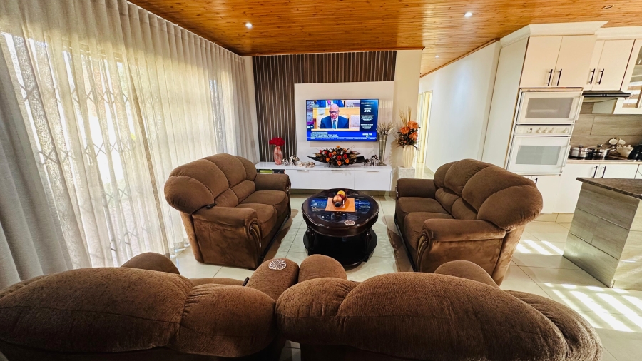 4 Bedroom Property for Sale in Ormonde Gauteng