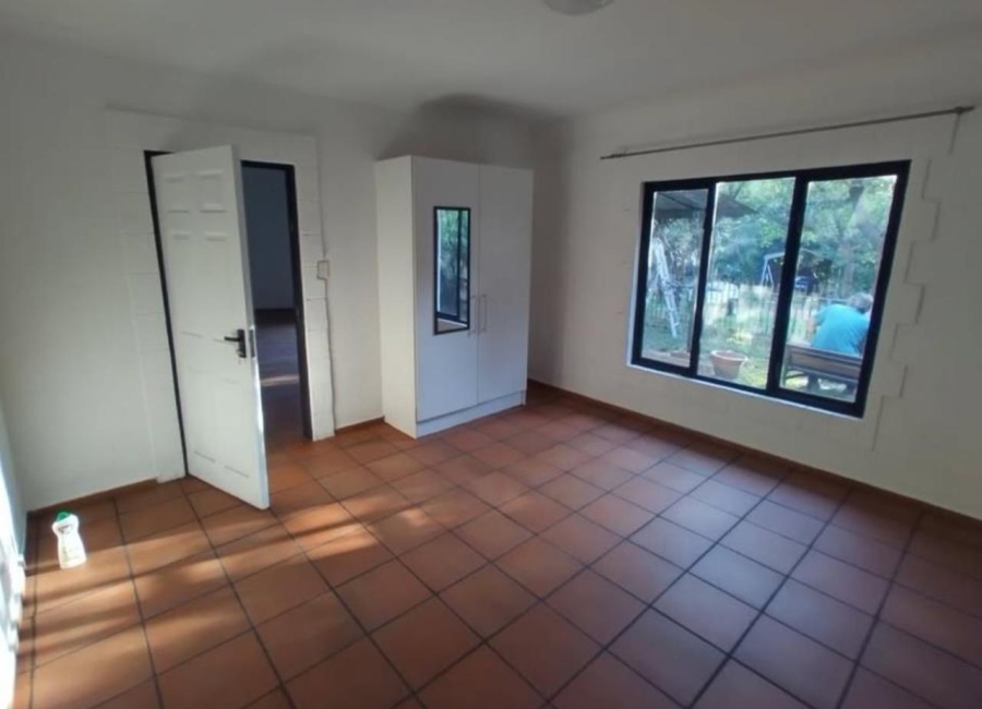 12 Bedroom Property for Sale in Glen Austin Gauteng