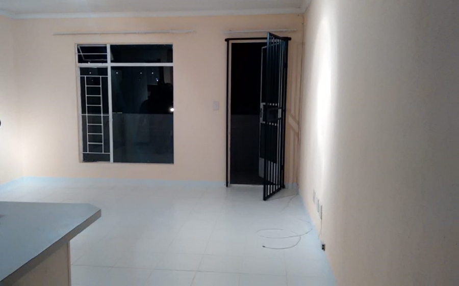 2 Bedroom Property for Sale in Vorna Valley Gauteng