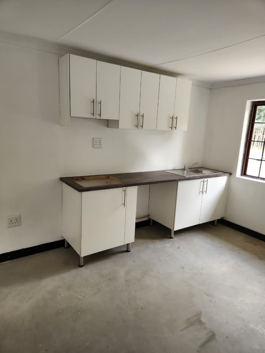 To Let 1 Bedroom Property for Rent in Glen Austin Gauteng