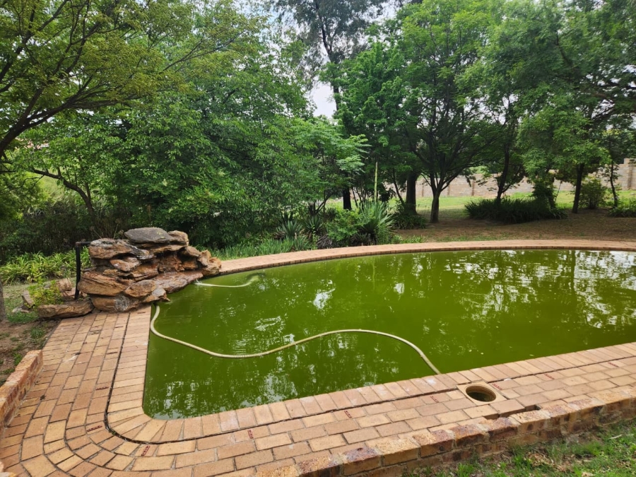 To Let 1 Bedroom Property for Rent in Glen Austin Gauteng