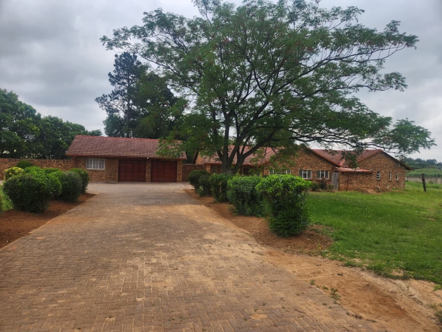 4 Bedroom Property for Sale in Glen Austin Gauteng
