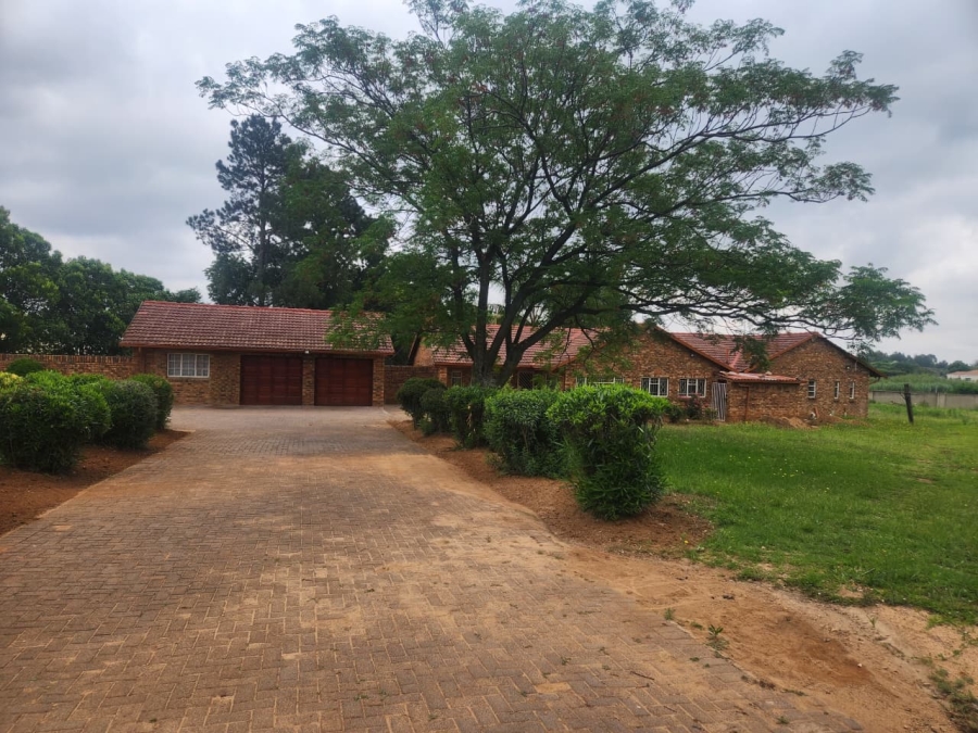 4 Bedroom Property for Sale in Glen Austin Gauteng