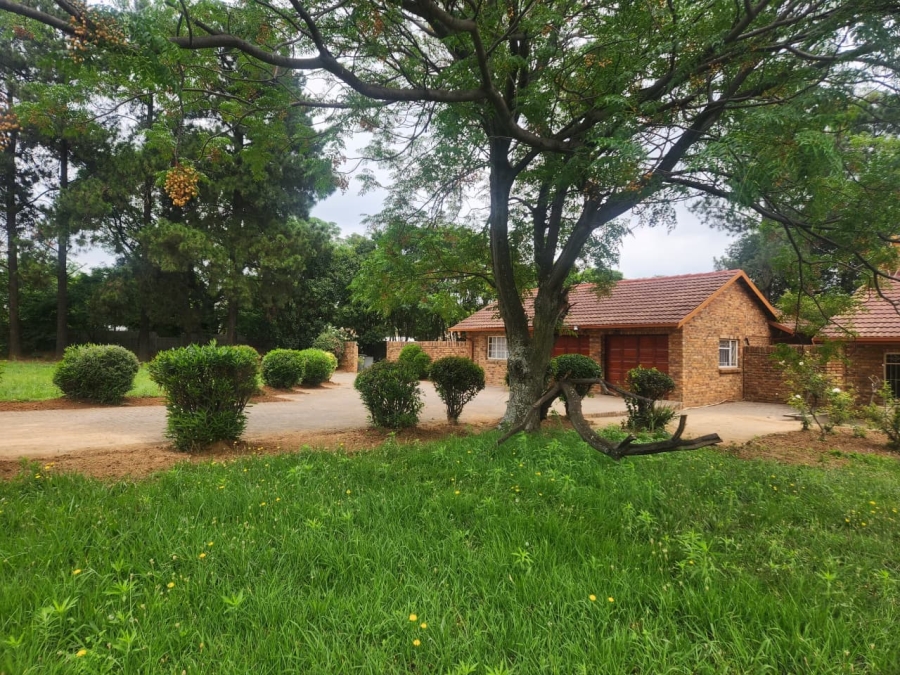 4 Bedroom Property for Sale in Glen Austin Gauteng