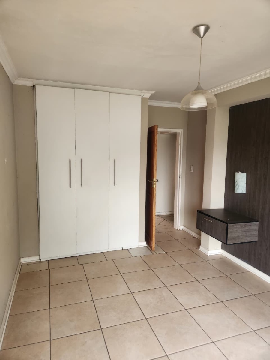 4 Bedroom Property for Sale in Glen Austin Gauteng
