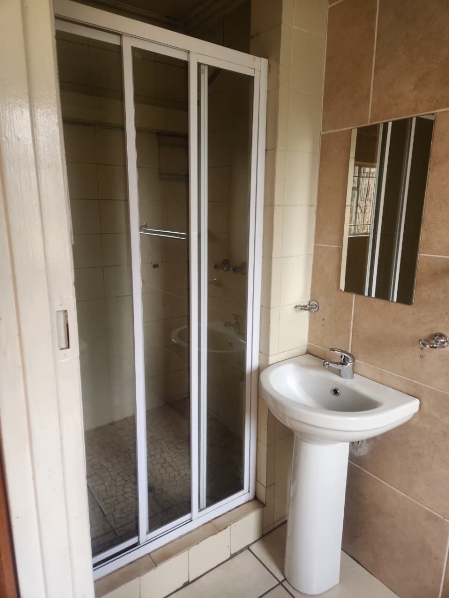 4 Bedroom Property for Sale in Glen Austin Gauteng