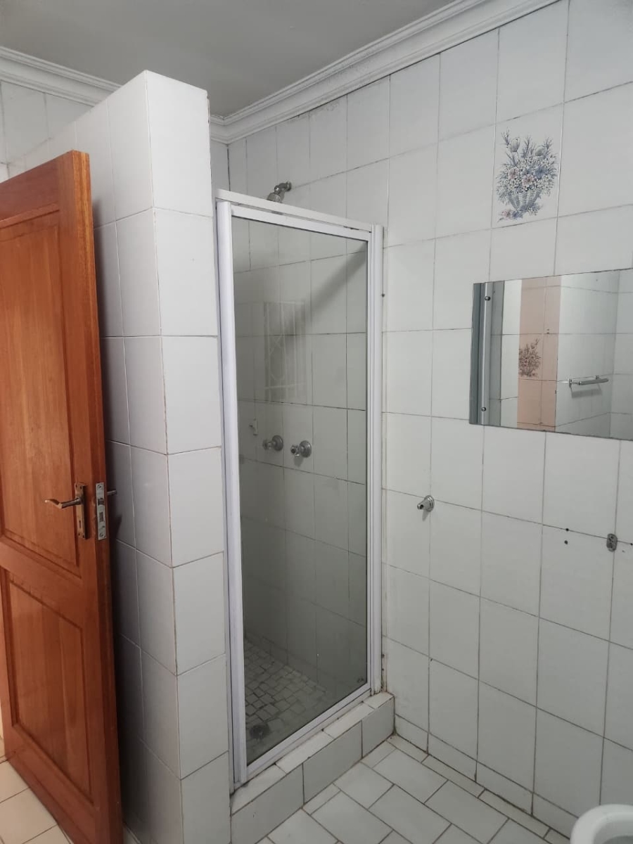 4 Bedroom Property for Sale in Glen Austin Gauteng