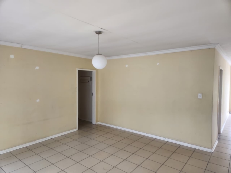 4 Bedroom Property for Sale in Glen Austin Gauteng