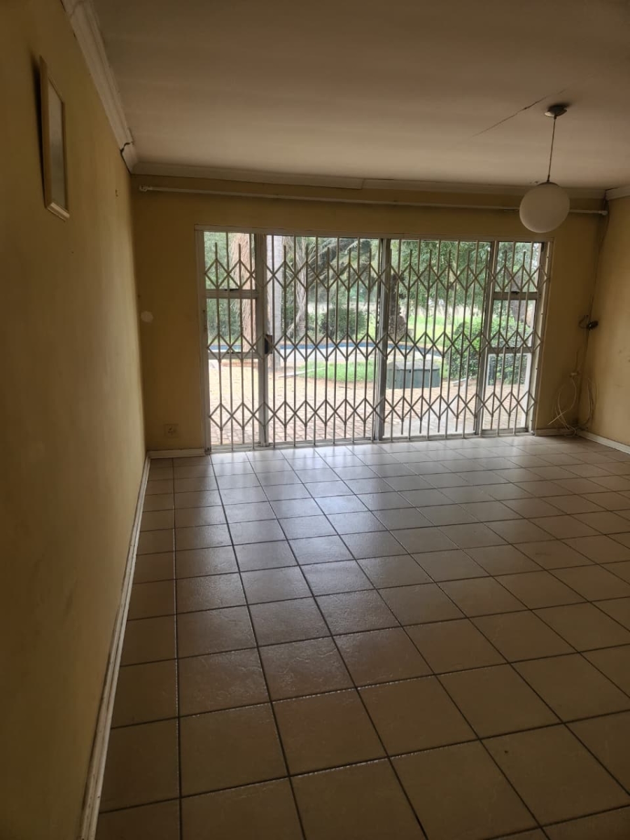 4 Bedroom Property for Sale in Glen Austin Gauteng