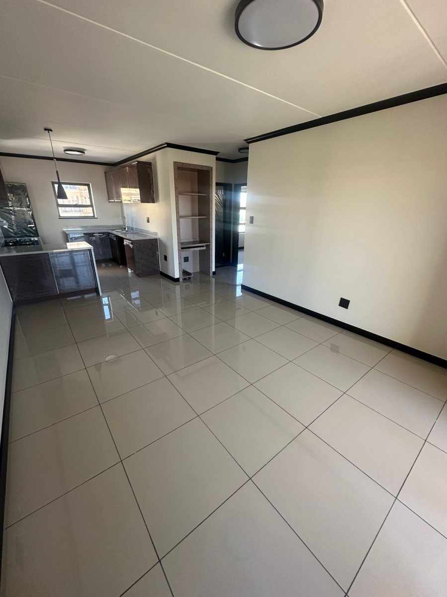 2 Bedroom Property for Sale in Blue Hills Gauteng