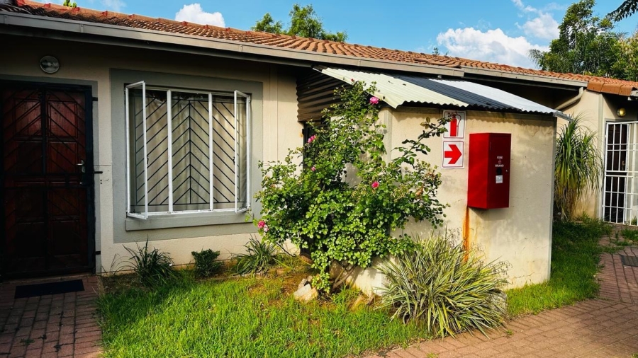 To Let 3 Bedroom Property for Rent in Country View Gauteng