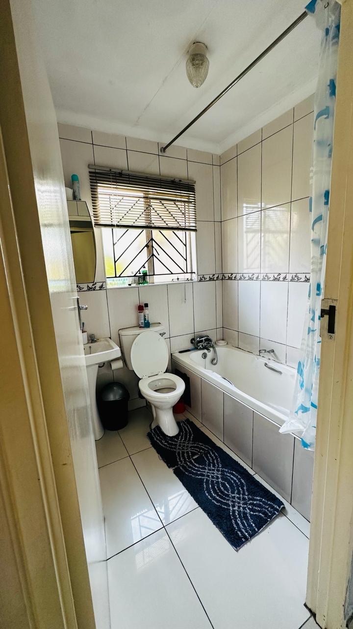 To Let 3 Bedroom Property for Rent in Country View Gauteng