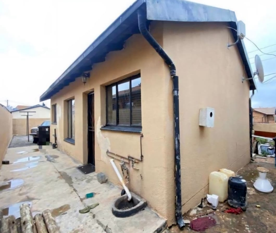 5 Bedroom Property for Sale in Ebony Park Gauteng