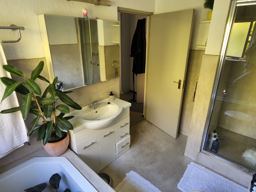 3 Bedroom Property for Sale in Woodhill Estate Gauteng