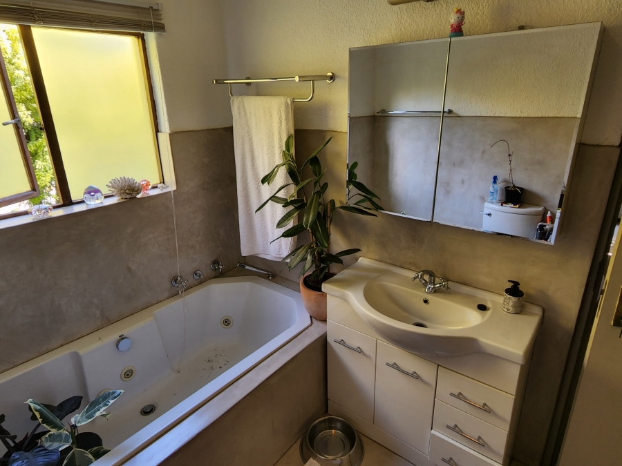 3 Bedroom Property for Sale in Woodhill Estate Gauteng
