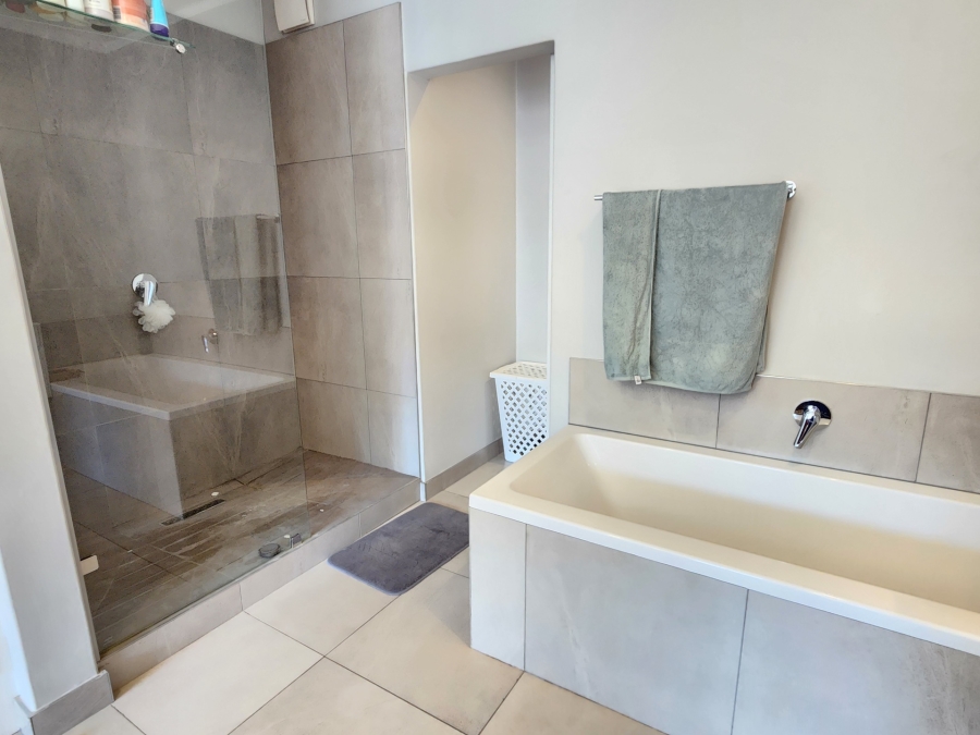 2 Bedroom Property for Sale in Waterkloof Gauteng