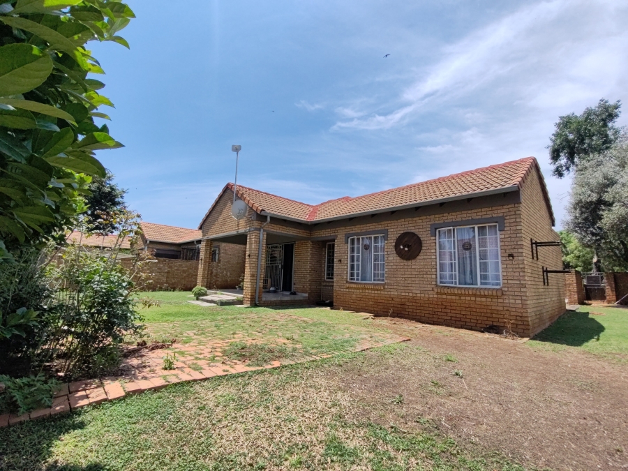 3 Bedroom Property for Sale in Equestria Gauteng