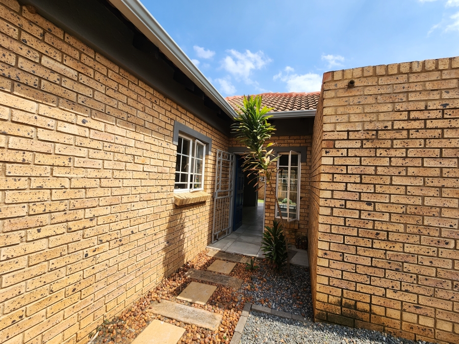 3 Bedroom Property for Sale in Equestria Gauteng