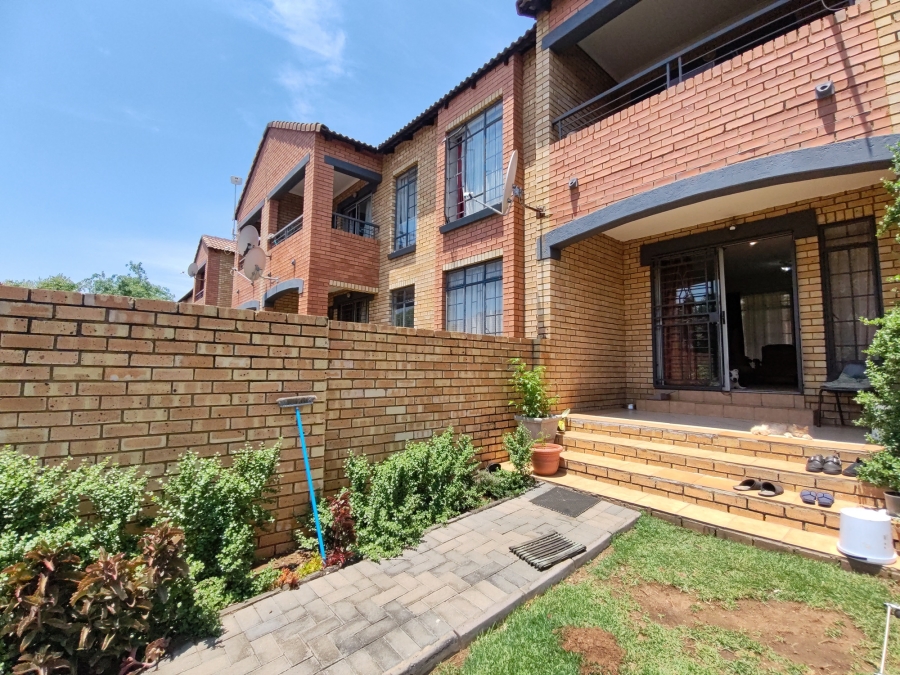 2 Bedroom Property for Sale in Equestria Gauteng
