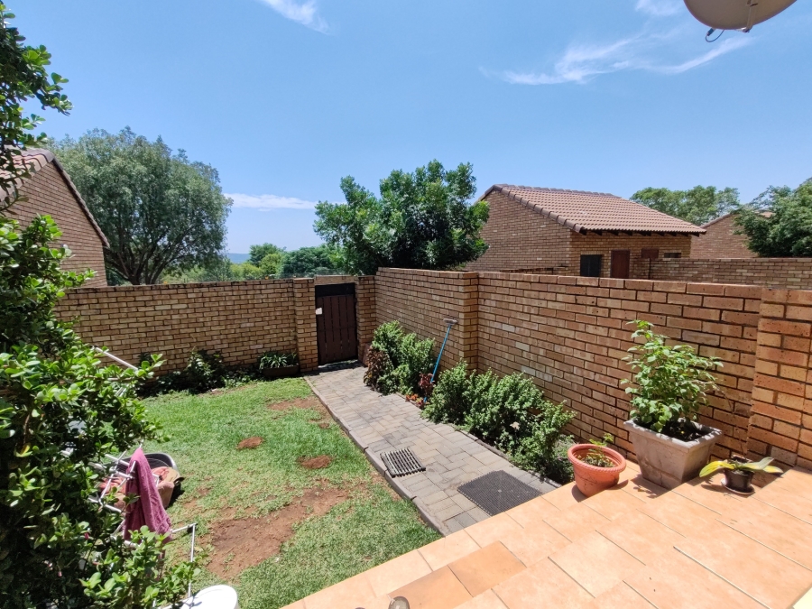2 Bedroom Property for Sale in Equestria Gauteng