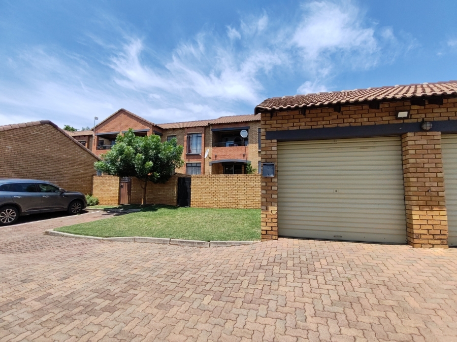 2 Bedroom Property for Sale in Equestria Gauteng