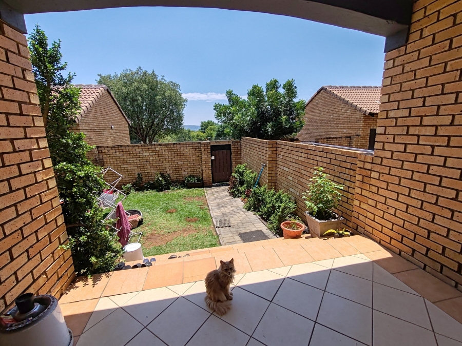 2 Bedroom Property for Sale in Equestria Gauteng