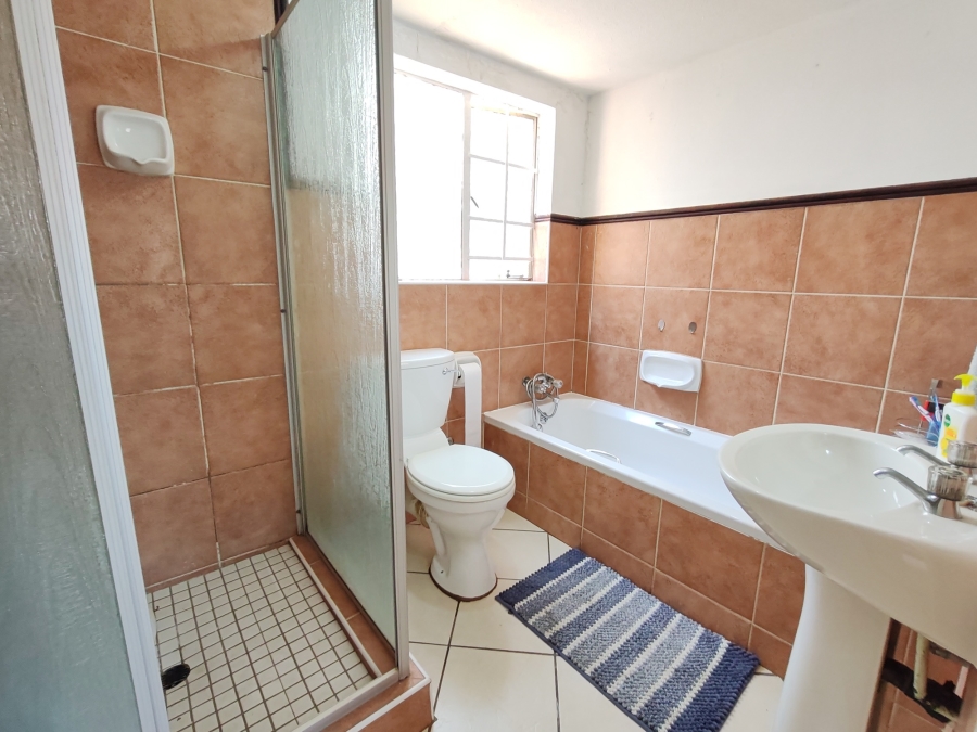 2 Bedroom Property for Sale in Equestria Gauteng