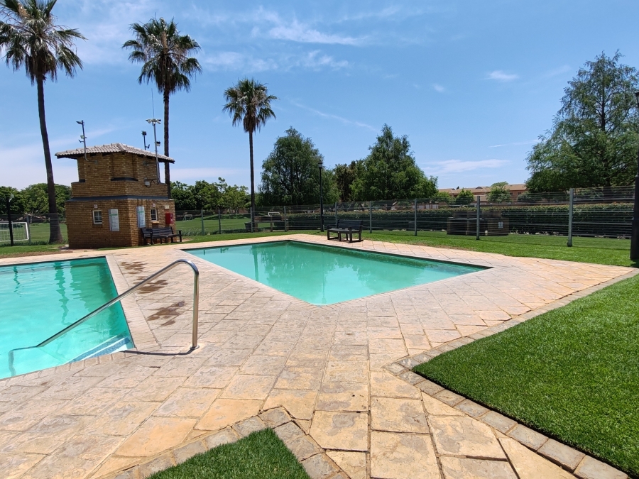 2 Bedroom Property for Sale in Equestria Gauteng