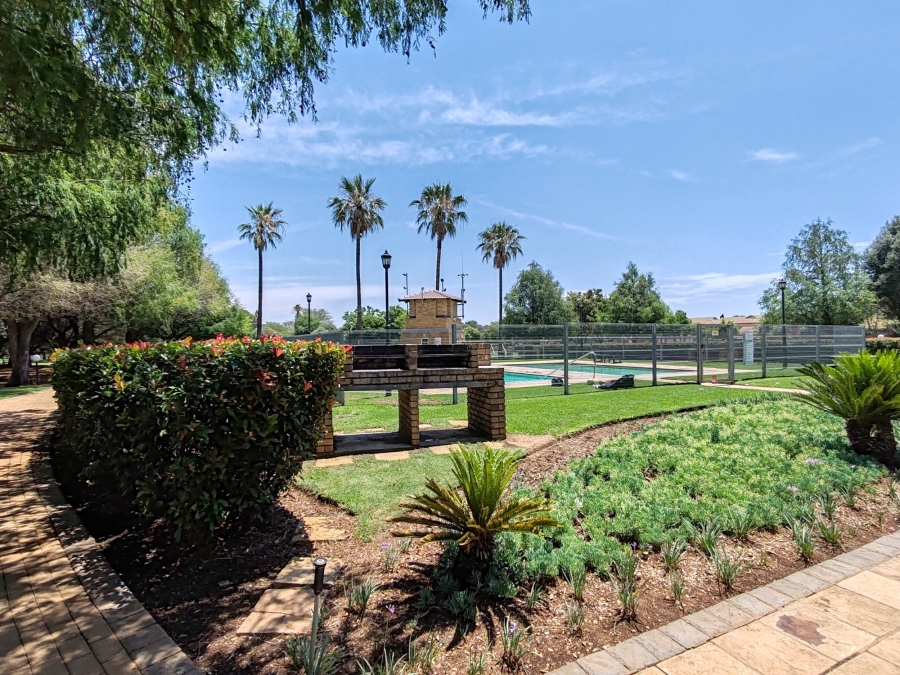 2 Bedroom Property for Sale in Equestria Gauteng