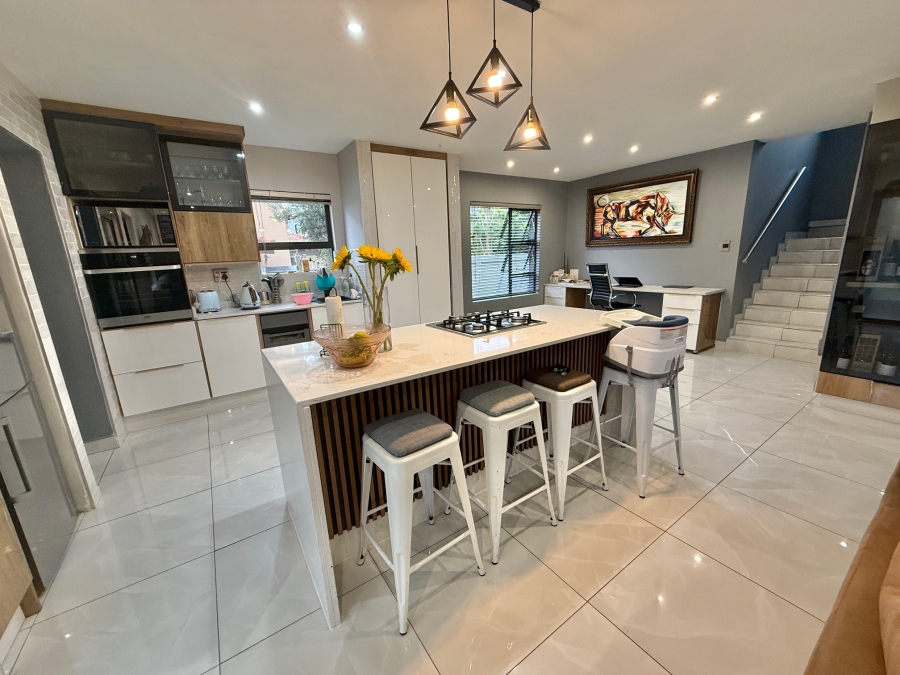 3 Bedroom Property for Sale in Olympus AH Gauteng