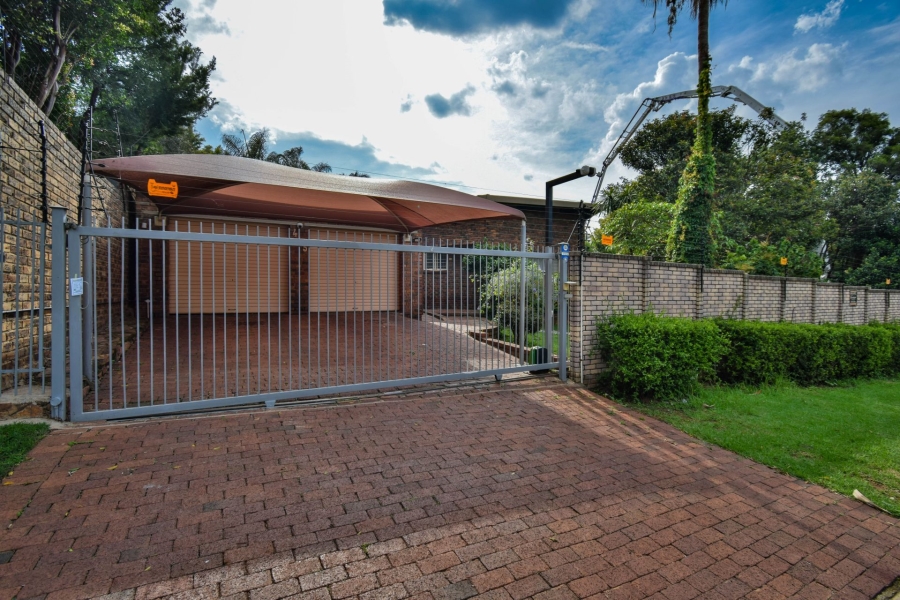 4 Bedroom Property for Sale in Waterkloof Glen Gauteng