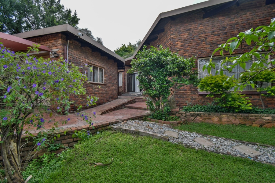 4 Bedroom Property for Sale in Waterkloof Glen Gauteng