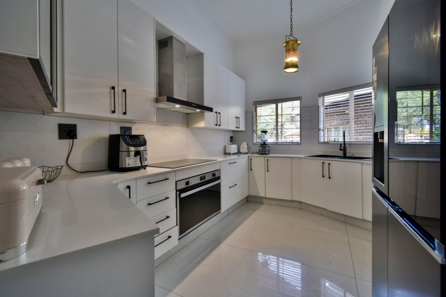 4 Bedroom Property for Sale in Waterkloof Glen Gauteng