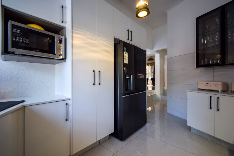 4 Bedroom Property for Sale in Waterkloof Glen Gauteng