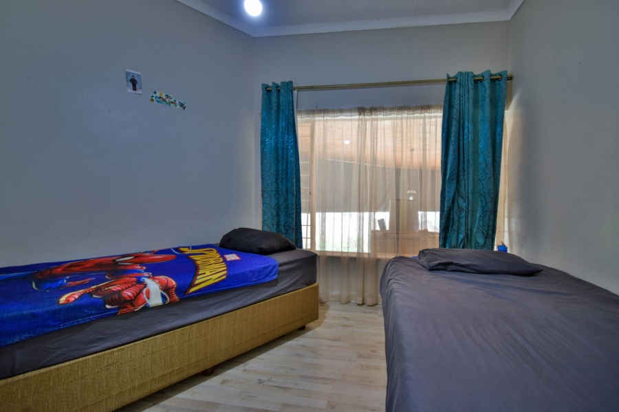 4 Bedroom Property for Sale in Waterkloof Glen Gauteng