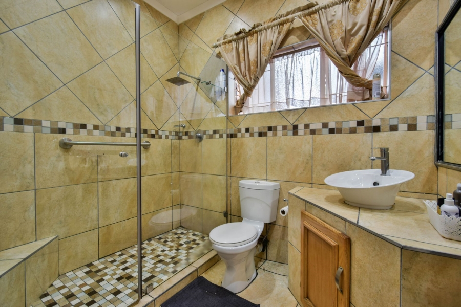 4 Bedroom Property for Sale in Waterkloof Glen Gauteng