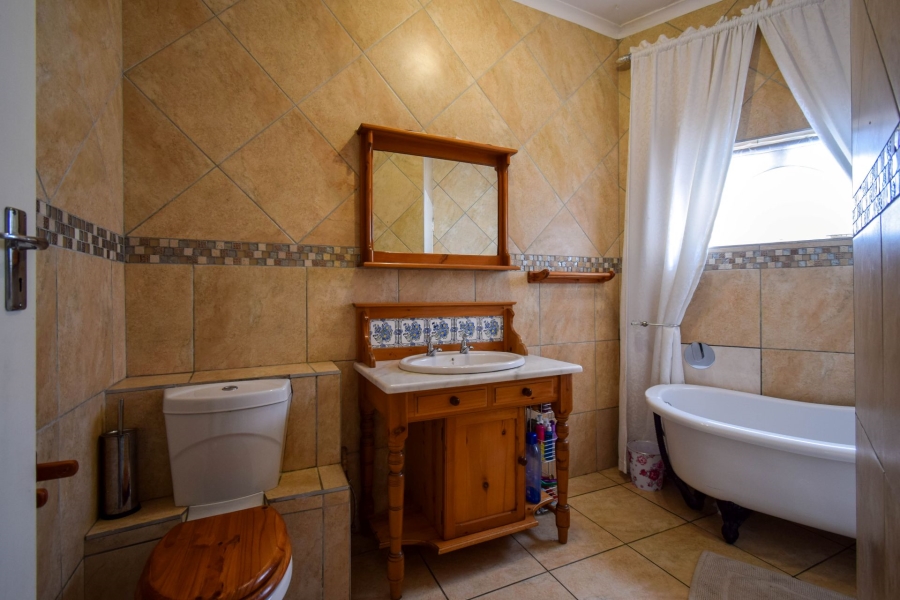 4 Bedroom Property for Sale in Waterkloof Glen Gauteng