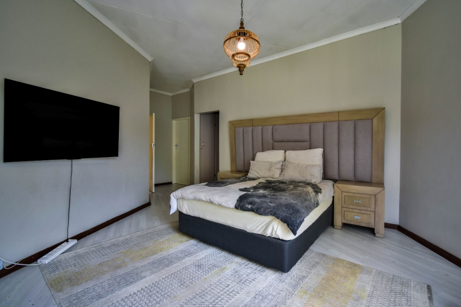 4 Bedroom Property for Sale in Waterkloof Glen Gauteng