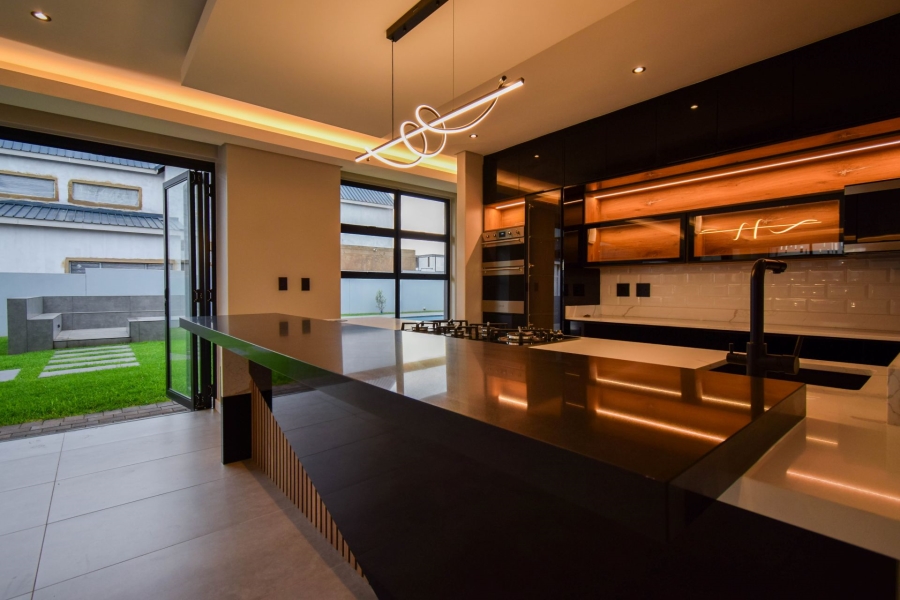 5 Bedroom Property for Sale in Midstream Heights Gauteng