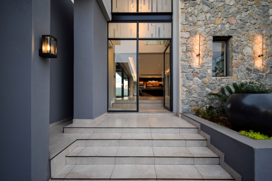 5 Bedroom Property for Sale in Midstream Heights Gauteng