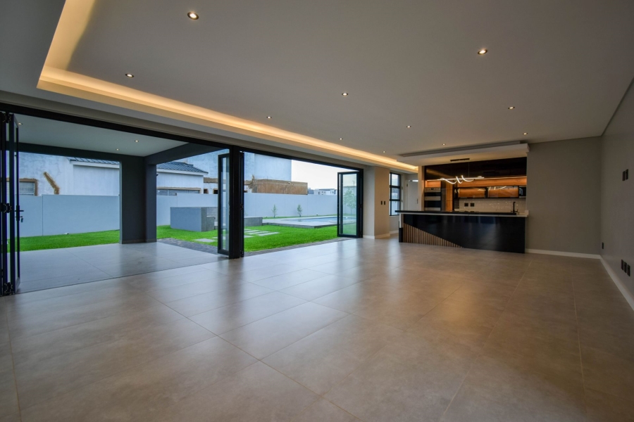 5 Bedroom Property for Sale in Midstream Heights Gauteng