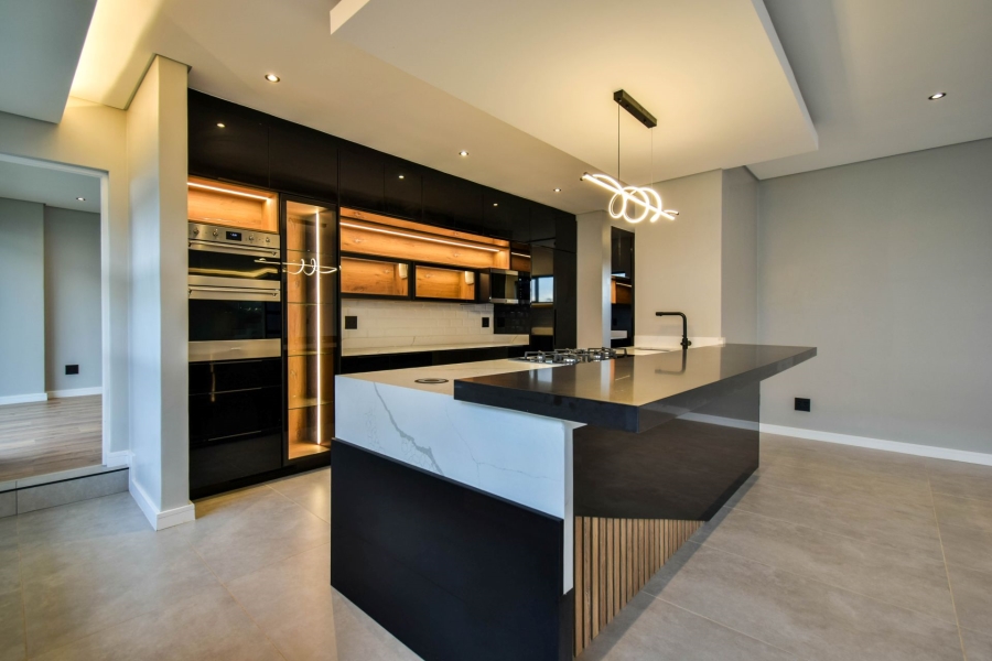 5 Bedroom Property for Sale in Midstream Heights Gauteng