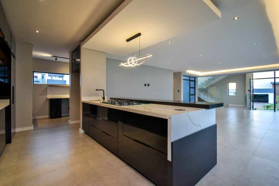 5 Bedroom Property for Sale in Midstream Heights Gauteng