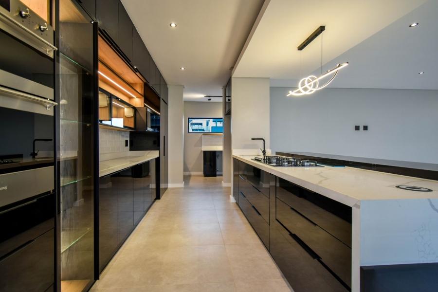 5 Bedroom Property for Sale in Midstream Heights Gauteng