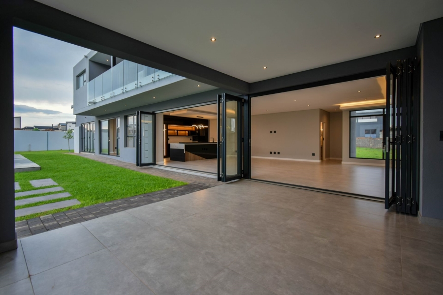 5 Bedroom Property for Sale in Midstream Heights Gauteng