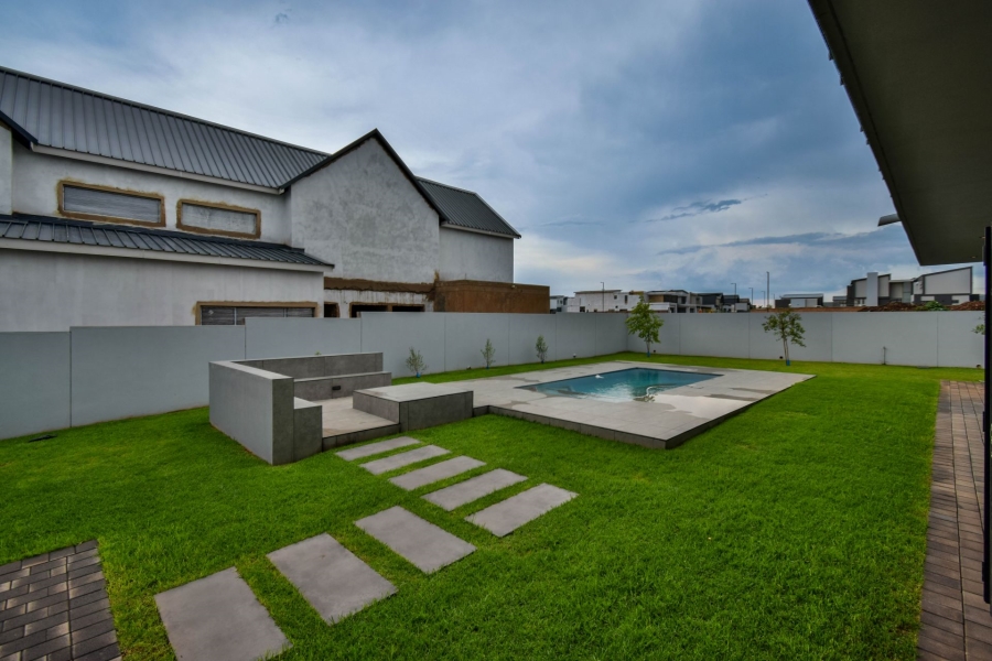 5 Bedroom Property for Sale in Midstream Heights Gauteng