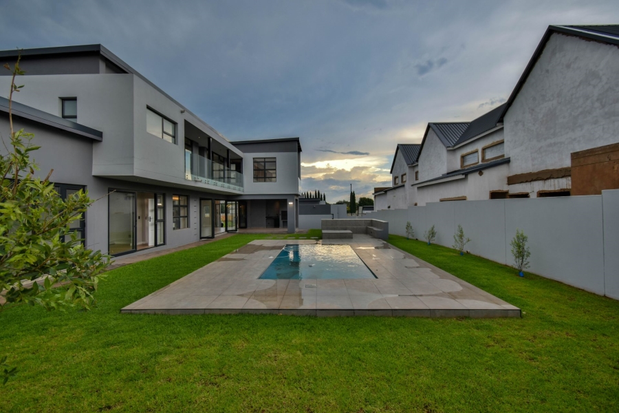 5 Bedroom Property for Sale in Midstream Heights Gauteng